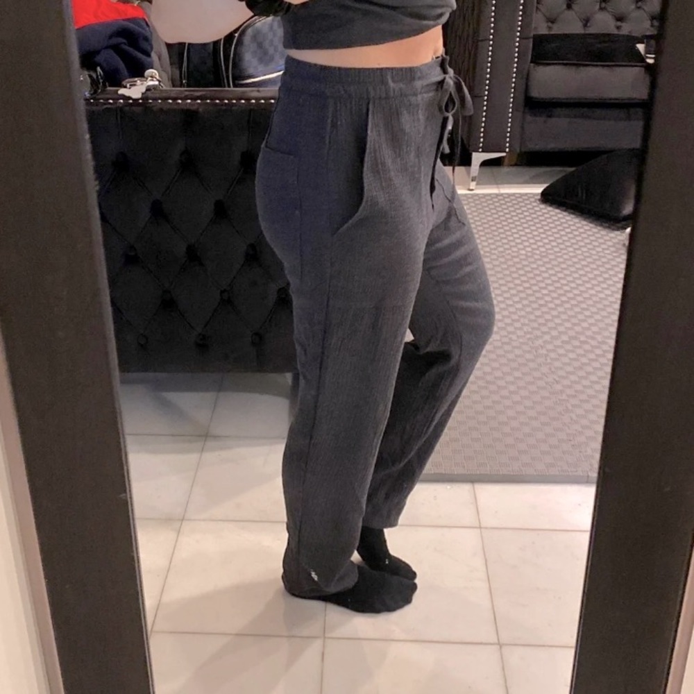 Chic Zara texture pant charcoal jogger